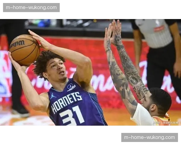 黄蜂新秀克尼佩尔命中207记三分 打破基根穆雷新秀纪录